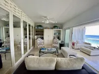 Hidden Gem! 1br1bth Condo Right on the Beach! Hotels in 