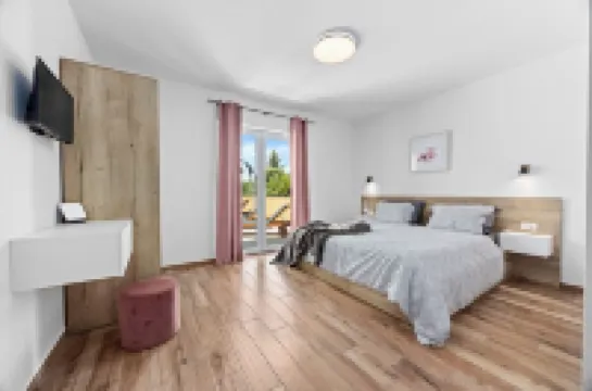 New villa Maris with private pool just 500m from beach