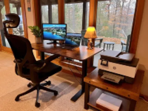 Dog friendly, lakefront home perfect for families
