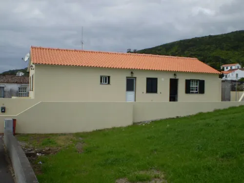 Large 2 bedroom apartment