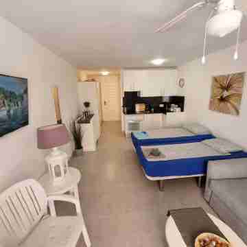 Studio Parque Santiago 3 directly on the beach + sea, terrace, heated pool, wifi Rooms