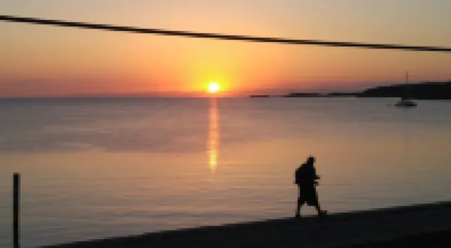 "Most Convenient Location For Your Vacation" 戈韋諾港酒店