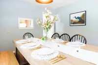 Catskills River Retreat: Large Waterfront 4BR Home Sleeps 11 Guests