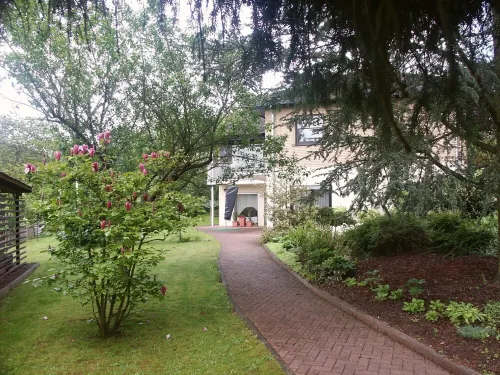 Disabled-friendly apartment with garden, terrace, e-car charging facility Hotels in Landkreis Merzig-Wadern