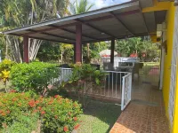 Charming house with pool minutes from the beach!