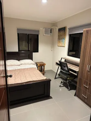 Farm Stay Along River. 15 mins away from the Beach with Fiber Optic, Netflix Hotels near Masinloc Church