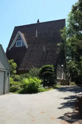 Sunny and Spacious A-Frame nestled in the fir trees.  Mountain views! Hotels in Tremont