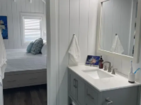 Charming “Poker Face” has Phenomenal Views & Dock Hotels in Elbow Cay