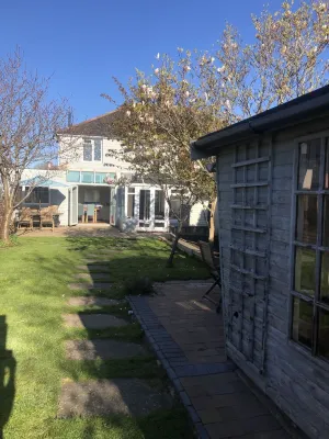 Beautiful home in Birdham, minutes to the beach