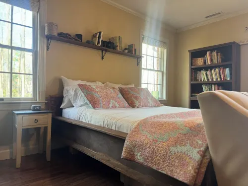 Lovers Lane FarmStay on a working family farm. Horses, cows, sheep, bees & more