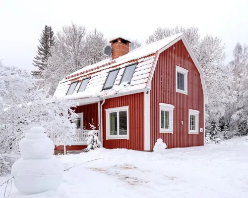 Pure nature: Top-equipped house in a secluded location with WLAN. Hotels in Sunne