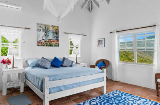 Makere Cottage - Spacious 1 Bed Villa, 20' Pool, Stunning Views, 5 Mins to Beach โรงแรมใน