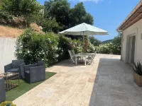 Appartement vue sur les Collines à 10 min de la mer