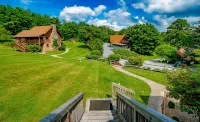 Swiss Mountain Village Hotels in Blowing Rock