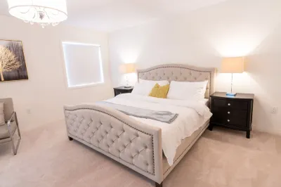 Lakeside Modern House 4BR - Steps to the lake Hotels near Salem United Reformed Church