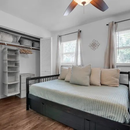 Be Our Guest - Cozy Townhome Near Downtown Ocala 2 Bedroom Townhouse