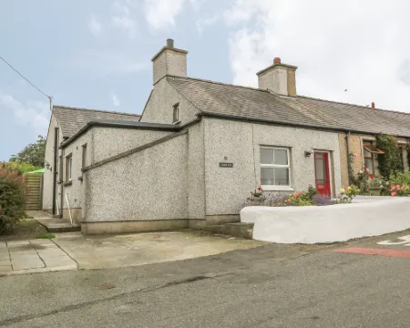 Simdda Wen Cottage Hotels in Llanfaethlu