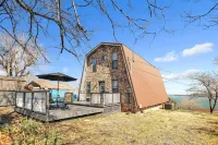 Beautiful Lakeview Chateau With Stunning Views 3 Bedroom Home