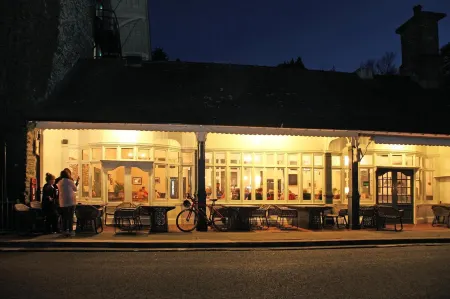 Devils Falls at the Luxury Hafod Hotel Aberystwyth Отели в г. Абериствит