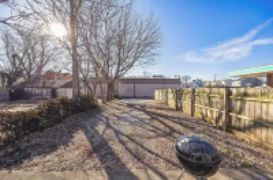 Cozy 2 Bedroom Getaway Hotels in Ludlow