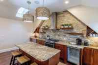 The Newport Lofts - 546 Thames Street - Balkoner