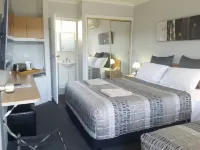 White Manor Motel Hotels in Cooma