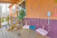 Bring a Pet: Peaceful Frenchburg Cabin on 1 Acre Hotel di Menifee County