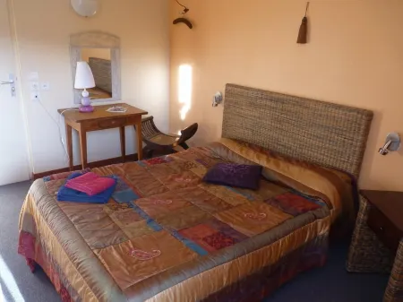 Ad Cyber-Hôtel Отели в г. Л'Юньон