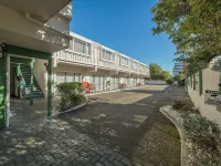 Legends Motel Hotels in Palmerston North