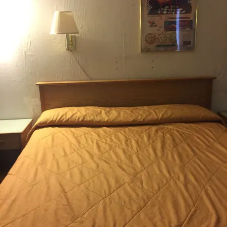 Hilander Motel