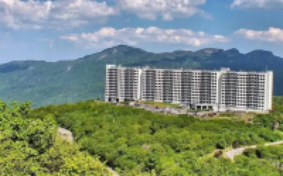 Handsome Condo, View in Sugar Mountain, Heated Pool & Jacuzzi by RedAwning