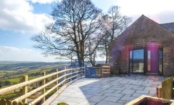The Barn at Hill House - Housity