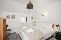 27 Strathtay Lodges