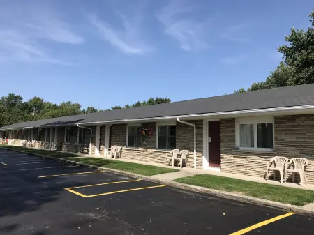 Dunlop Motel Отели рядом с достопримечательностью «Годерич Мейн Бич»