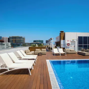 ZT The Golden Hotel Barcelona Отели рядом с достопримечательностью «Пляж Богатель»