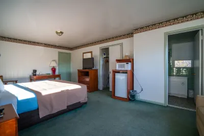 Mahoning Inn Hotels in Franklin Township