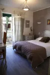 Le Petit Manoir Logis Hotels in Les Angles