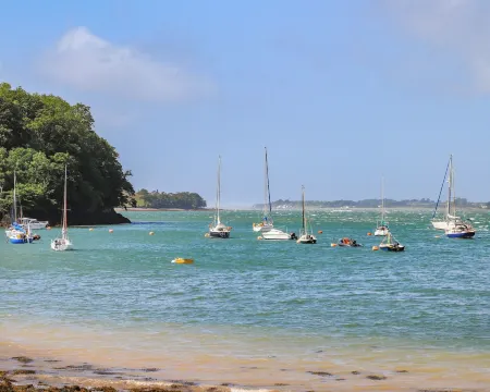 Isgoed Отели рядом с достопримечательностью «Парк Гринвуд Фэмили»