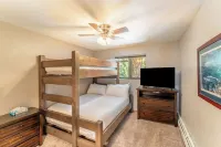 Lake Cliffe 303 Building E by Summit County Mountain Retreats Hotels in Dillon