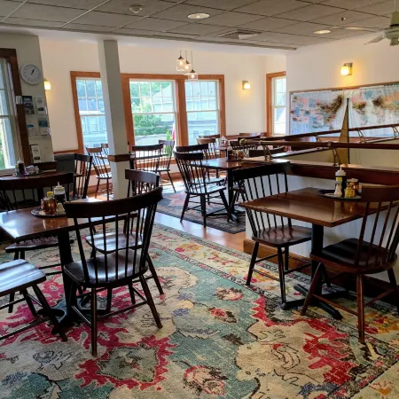 Camden Riverhouse Hotel and Inn