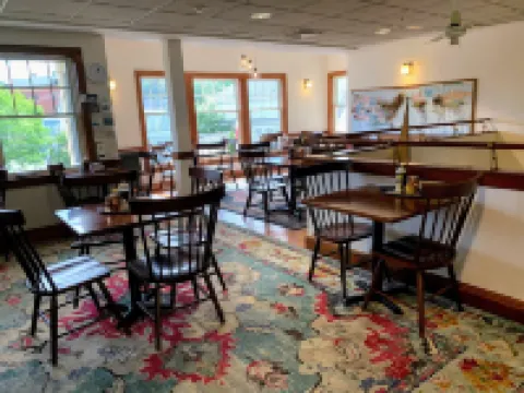 Camden Riverhouse Hotel and Inn