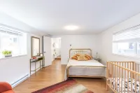 Spacious Family Home central to Squamish