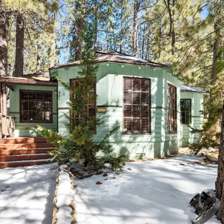 Mountain Xscape - Hot Tub, Fireplace, Deck, Barbeque