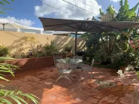 STUDIO  Walking distance to beach.