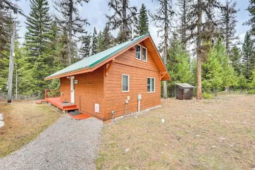 Secluded Bigfork Cabin w/ Canoes & Views! - Parking