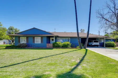 10 Mi to Dtwn Phoenix: Home w/ Private Pool! Отели рядом с достопримечательностью «Зоопарк Финикс»