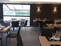 Hotel Ezeiza โรงแรมใกล้หาด Ondarreta Beach