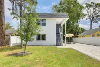 Cozy Sarasota Retreat - 3 Blocks to the Coast! - spa