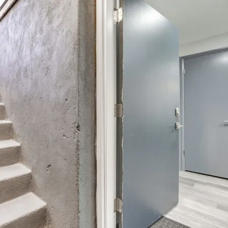 Central Cedar City Apartment Walk to Suu!