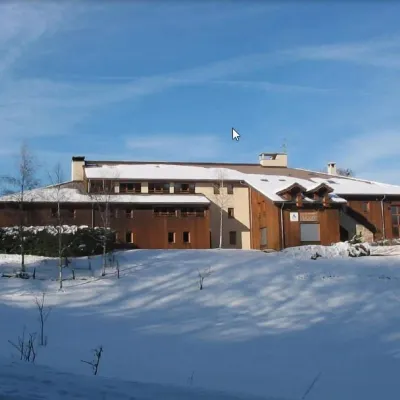 Auberge de Jeunesse HI Annecy Hotels near Semnoz